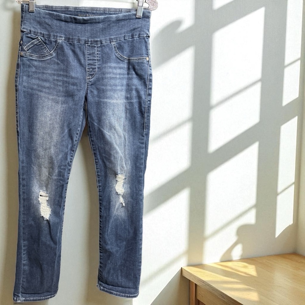 Feverish Fashion: Rock Your Style in Distressed Rock & Republic Jeans! Size 10M - Picture 3 of 16